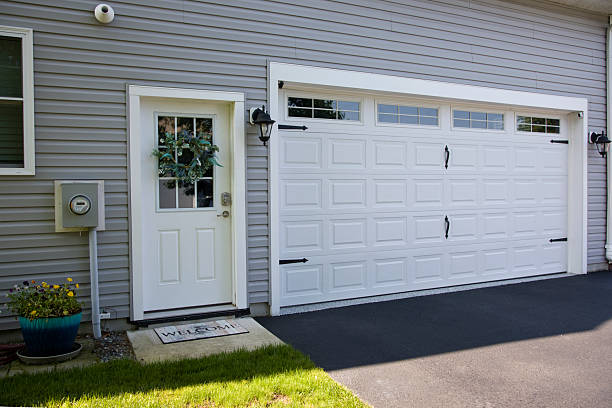 24/7 Emergency Garage Door Panel Replacement experts in Bryn Mawr, PA